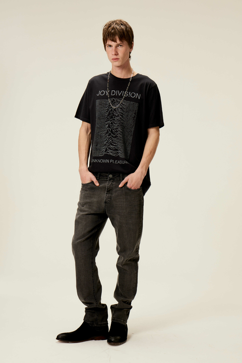 joy-division-unknown-pleasuresband-1-e25e79f6b64066fbac17576114184462-480-0